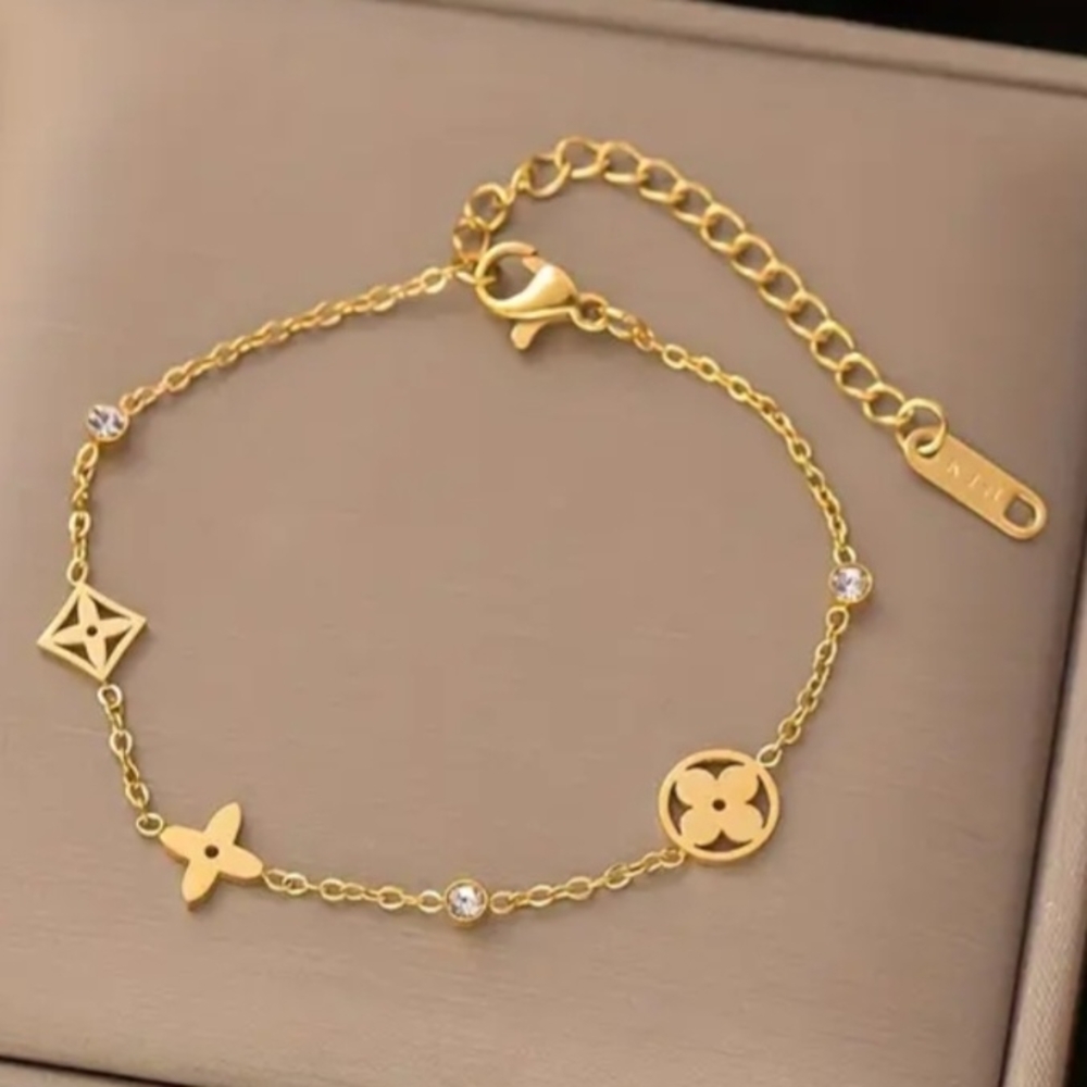 Dainty Elegant Gold Bracelet with Charms